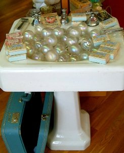 Decorating with Antiques | Cranberry Corners Display