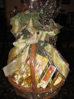 Custom holiday gift basket - wine theme