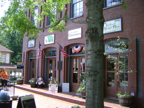 Summer scenes from around Dahlonega's Square