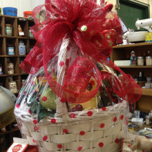 Custom holiday gift basket - Valentine's Day img950010.jpg