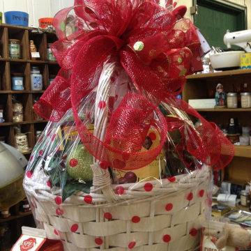 Custom holiday gift basket - Valentine's Day